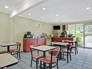 Super 8 By Wyndham Williamsburg/Historic Area Hotel